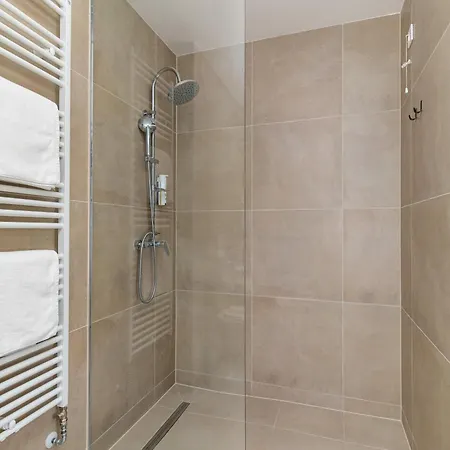 Akademis - Fit Hotel