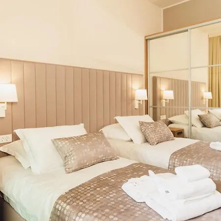 فندق Akademis - Fit 4*