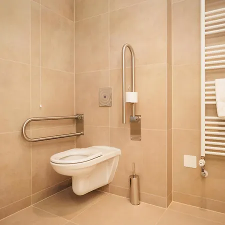 Akademis - Fit 4* Spalato