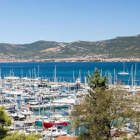 Akademis - Fit מלון ספליט