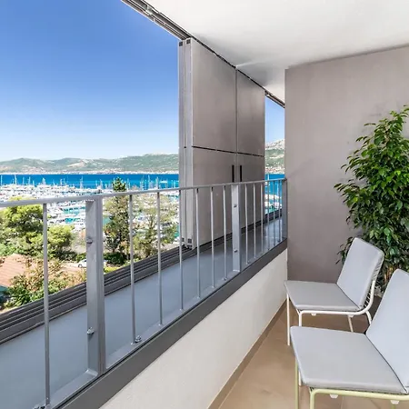 Akademis - Fit 4* ספליט