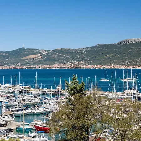 Akademis - Fit מלון