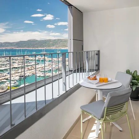 Akademis - Fit Split