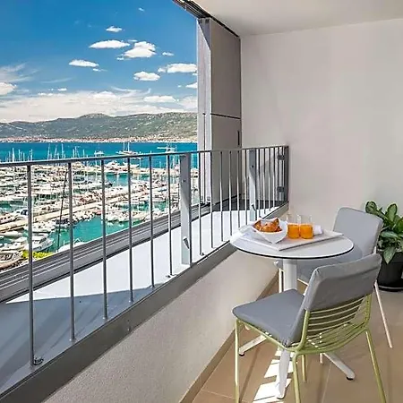 Akademis - Fit Hotel