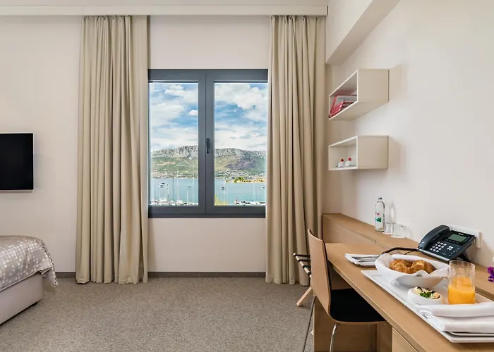 Hotell Akademis - Fit Split