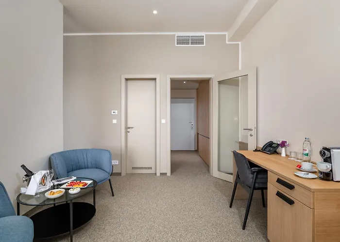 Hotell Akademis - Fit Split