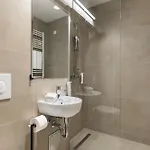 Hotel Akademis - Fit Split