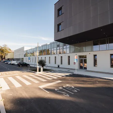 Hotel Akademis - Fit